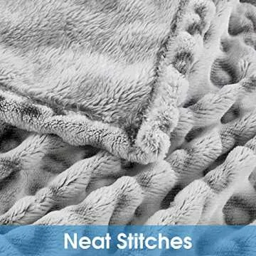 HOMEIDEAS Soft Fleece Flannel Blanket - Stylish Comfort for All Seasons