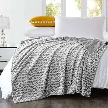 HOMEIDEAS Soft Fleece Flannel Blanket - Stylish Comfort for All Seasons