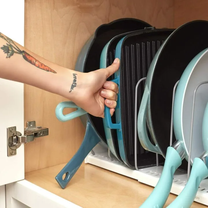 Adjustable Cookware Rack for Kitchen Storage Solutions