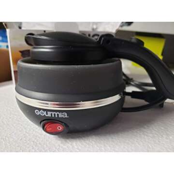Gourmia GK320 Travel Foldable Electric Kettle - Dual Voltage - Food Grade Silicone, Collapses for Easy & Convenient Storage, Boil Dry Protection, .6 Quart - Black