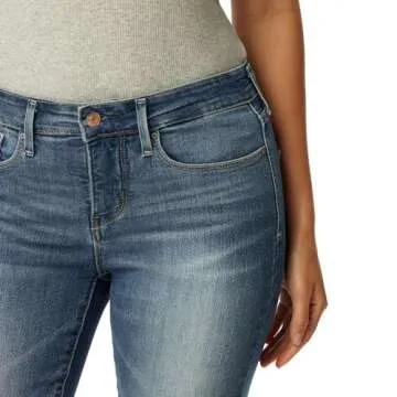 Levi Strauss Signature Gold Women's Totally Shaping Skinny Jeans (Available in Plus Size), Cape Town, 6 Short