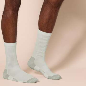 Amazon Essentials Men's Performance Comfortable Cotton Cushioned Breathable Athletic Crew Sports Soc...