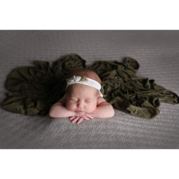 Olive Swaddle Blanket & Hat Set for Newborns - Soft & Cozy