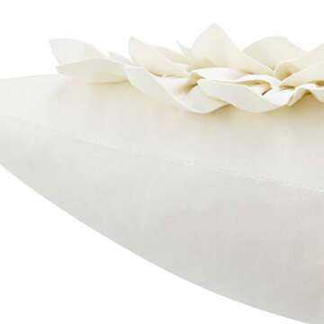 OiseauVoler 3D Flower Decorative Throw Pillow Covers Floral Pillow Shams Soft Velvet Pillowcases Home Sofa Car Bed Room Decor 18 x 18 Inches Cream White