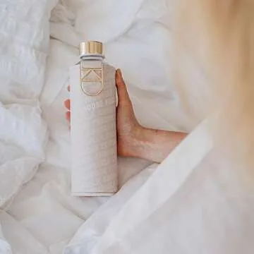 Stylish EQUA Borosilicate Water Bottle with Faux Leather Hülle