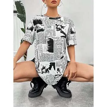 WDIRARA Women's Newspaper Print Tee Short Sleeve Round Neck Letter Print Casual Top Black and White M