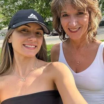 Sereney Valentines Day Sterling Silver Mother Daughter Necklace as Gifts For Daughter from Mom, Mom Birthday Gifts from Daughter Daughter Jewelry from Mom as Mom and Daughter Gifts