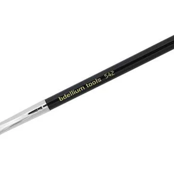 Bdellium Tools Bold Lip Brush - Flawless Application and Vegan Fiber