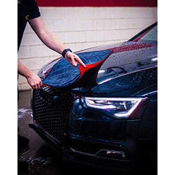 Dreadnought XL Microfiber Towel for Safe Car Drying