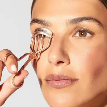 Tweezerman Classic Lash Curler in Rose Gold for Beautiful Curls