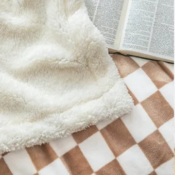 Luxurious LOMAO Sherpa Throw Blanket Cozy for All Seasons