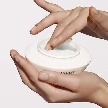 KÉRASTASE Nutritive Masquintense Riche Hair Mask, Deeply Nourishes & Conditions with Plant-Based Proteins & Niacinamide for Medium to Thick Dry Hair, 6.8 Fl Oz