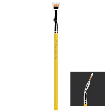 Bdellium Tools 729 Bent Mascara Brush for Perfect Lashes