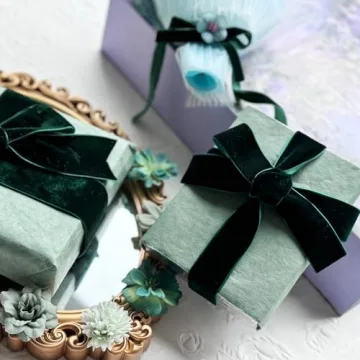 QIANF Vintage Green Velvet Ribbon for Crafting and Gifts