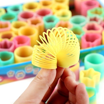 Fun Central Mini Rainbow Magic Springs - 50 Pack Assorted Colors