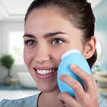 FOREO LUNA 2 Facial Cleansing Brush for All Skin Types