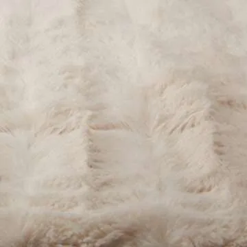 Amazon Basics Faux Fur Throw Blanket - Luxurious 63x87 Inch Comfort
