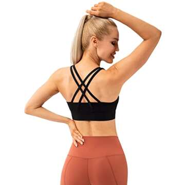Lavento Strappy Sports Bra for Medium Support Activewear