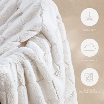 Stassie Faux Fur Throw Blanket - Chic and Cozy Comfort