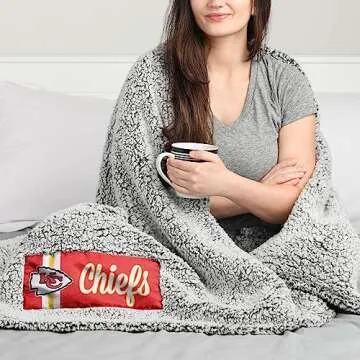 FOCO Kansas City Chiefs NFL Big Logo Cloud Sherpa Blanket