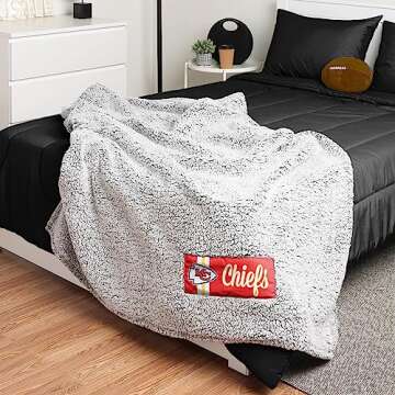 FOCO Kansas City Chiefs NFL Big Logo Cloud Sherpa Blanket