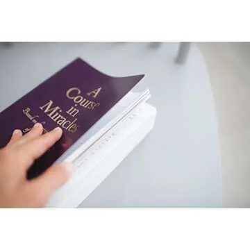 A Course in Miracles: Based On The Original Notes of Helen Schucman - Complete & Annotated Edition [...