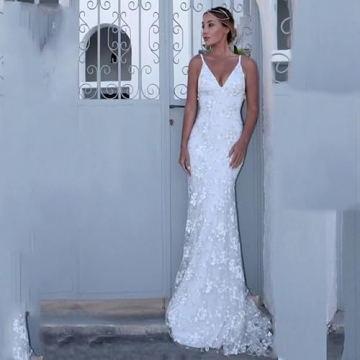 Elegant Lace Applique Wedding Dress for Brides