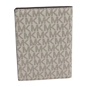 Michael Kors Jet Set Travel Medium Passport Case in Vanilla