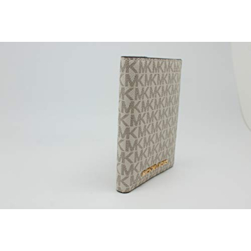 Michael Kors Jet Set Travel Medium Passport Case in Vanilla