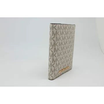 Michael Kors Jet Set Travel Medium Passport Case in Vanilla