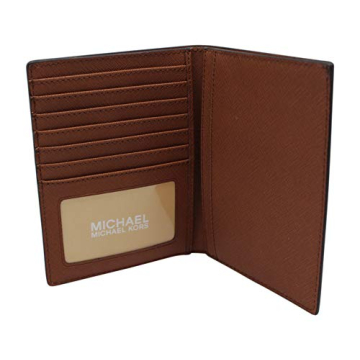 Michael Kors Jet Set Travel Medium Passport Case in Vanilla