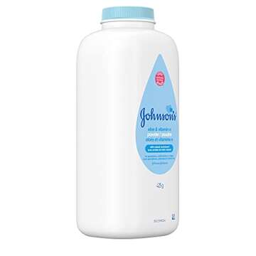 Johnson's Baby Powder, Naturally Derived Cornstarch with Aloe & Vitamin E for Delicate Skin, Hypoallergenic and Free of Parabens, Phthalates, and Dyes for Gentle Baby Skin Care, 15 oz (Pack of 2)