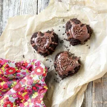 Nordic Ware Mini Bundt Pan for Heart Cakes Delight