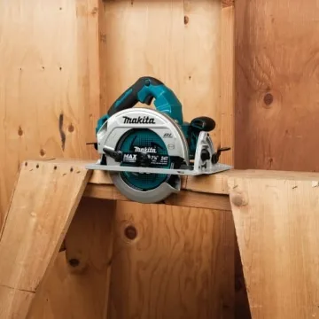 Makita XSH06Z 18V Cordless Circular Saw for Professionals