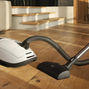 Miele Complete C3 Excellence Vacuum in Lotus White