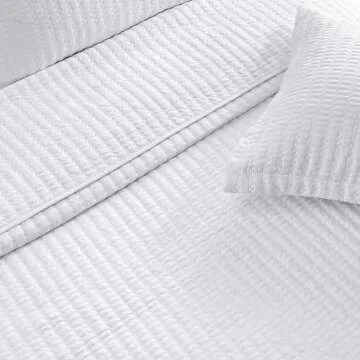 Great Bay Home King Quilt Bedding Set, 3-Piece Lightweight Summer Channel Stitch Quilt Set with Shams, Ultra Soft White Bedspreads, Quilted Bedding Coverlets for All Seasons