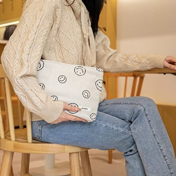 GUTGNK Makeup Bag - Stylish Corduroy Organizer for Women