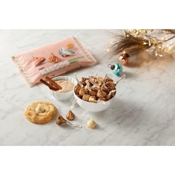 9 oz HERSHEY'S KISSES Snickerdoodle Christmas Candy Bag