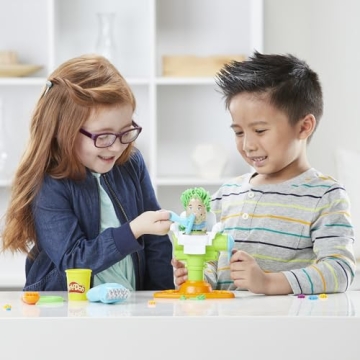 Play-Doh Buzz 'n Cut Fuzzy Pumper Barber Shop Set, Electric Buzzer, 5 Colors of 2-Ounce Cans, Preschool Toys, Christmas Gifts Girls & Boys, Ages 3+ (Amazon Exclusive)