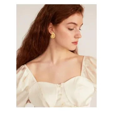 INNERDIVA Gold Conch Shell Earrings Lightweight Beach Style