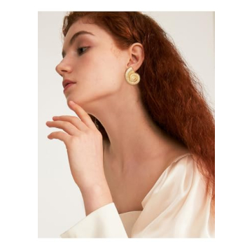 INNERDIVA Gold Conch Shell Earrings Lightweight Beach Style