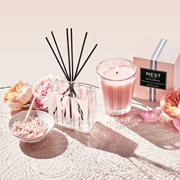 NEST New York Luxury Candle with Himalayan Salt & Rosewater
