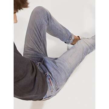 Tommy Jeans Men's Original Steve Slim Athletic Fit Jeans With Skinny Ankle, Berry Light Blue Comfort, 30X30