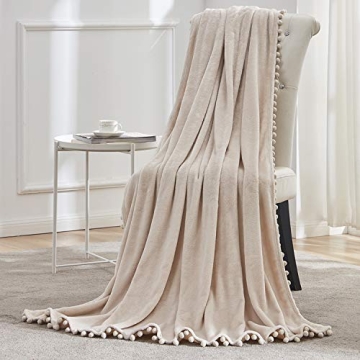 BEAUTEX Cozy Fleece Throw Blanket for Stylish Comfort