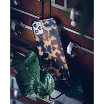 Stylish Tortoise Phone Case - iPhone 11 Protection