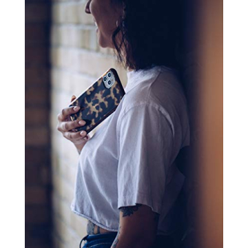 Stylish Tortoise Phone Case - iPhone 11 Protection