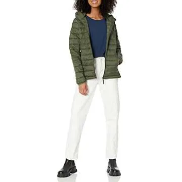 Amazon Essentials Women's Lightweight Long-Sleeve Full-Zip Water-Resistant Packable Hooded Puffer Jacket, Olive, X-Small