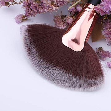 Docolor Large Fan Brush - Perfect Finishing for Makeup