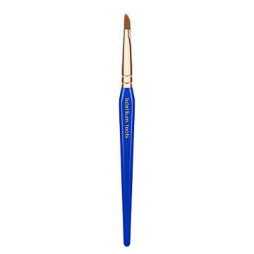 Bdellium Tools Professional Makeup Brush - Golden Triangle 548 Dagger Lip - With All Vegan and Soft Synthetic Fibers, For Precise Lip Definition (Blue, 1pc)
