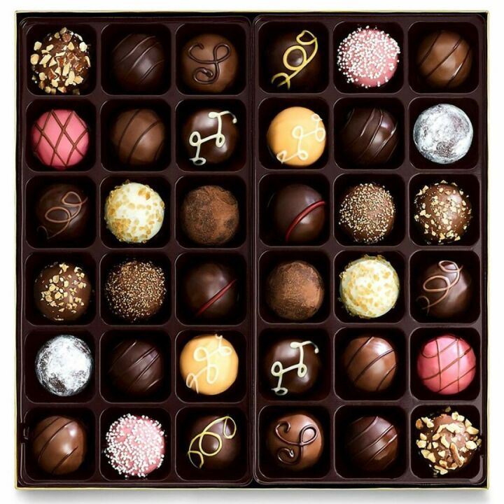 Godiva 36-Ct Signature Truffles Gift Box for Gifting